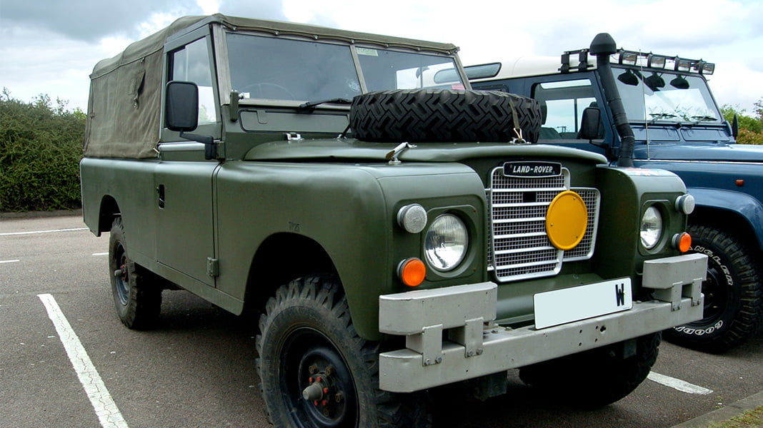 EX MILITARY LAND ROVERS OFFERED TO RSL