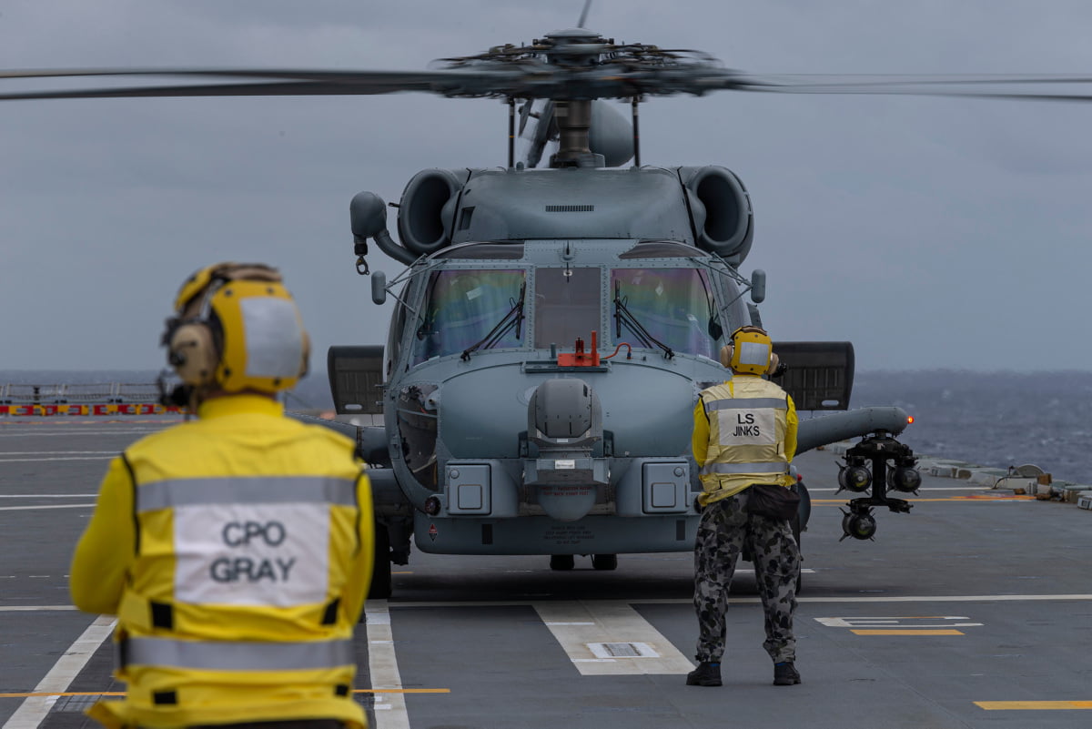 PHOTOS: HMAS Adelaide carries out first-of-class flight trials with MH-60R Romeo