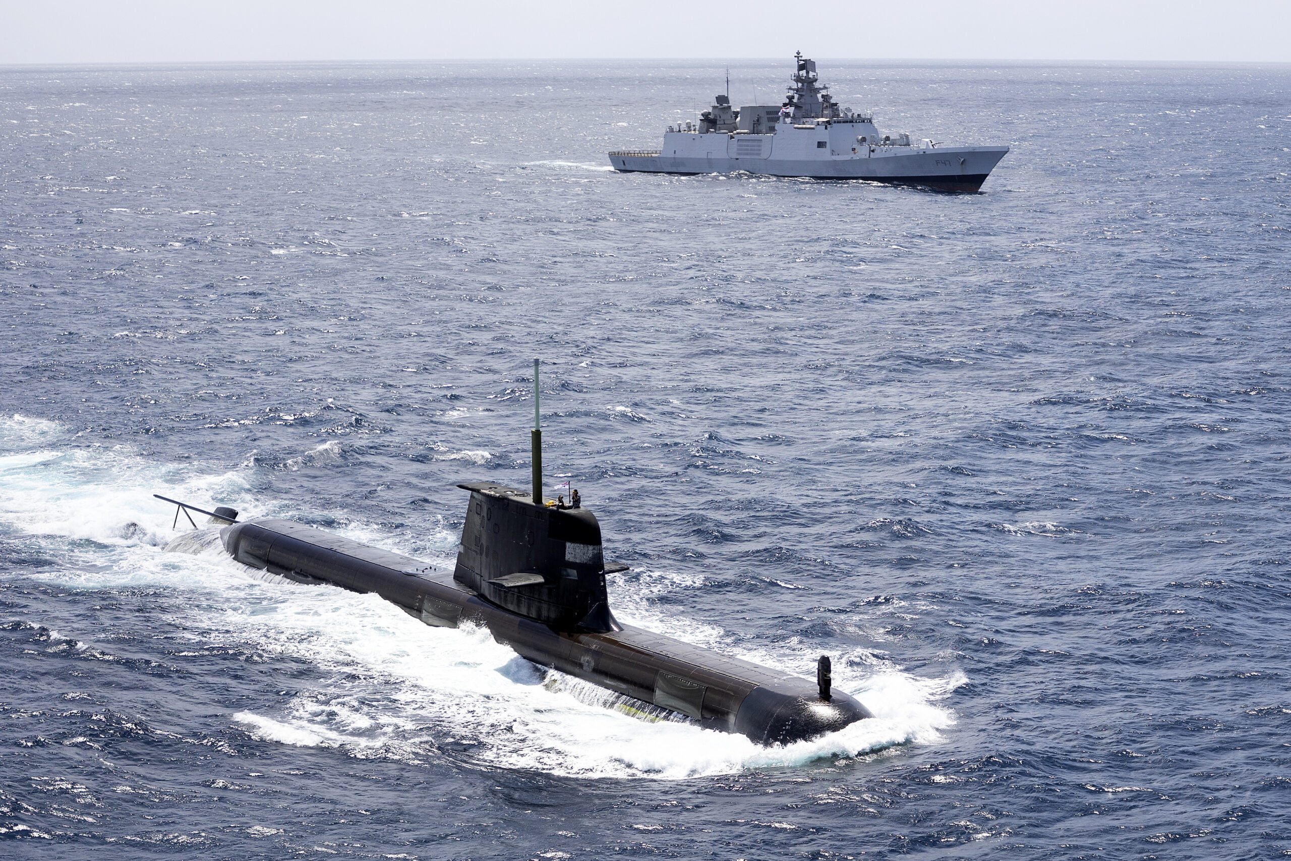 Australia stands up to China – by delaying submarine project for a decade