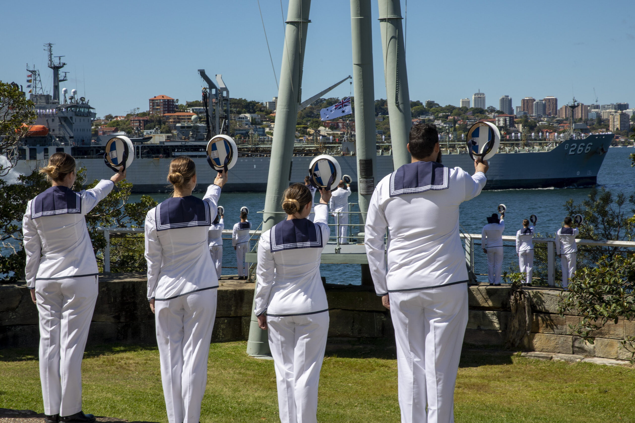 RAN farewells HMAS Sirius