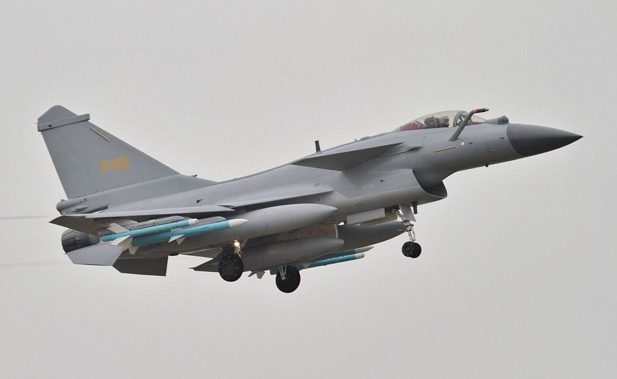 Pakistan buys Chinese fighters to counter India