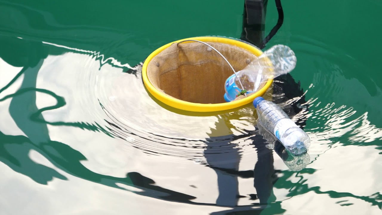 Defence sites work to remove waste from Sydney Harbour