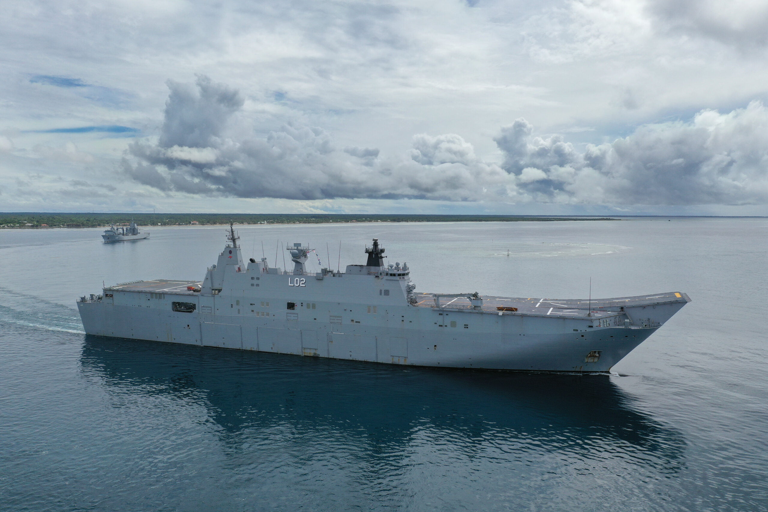 HMAS Canberra arrives in Tonga