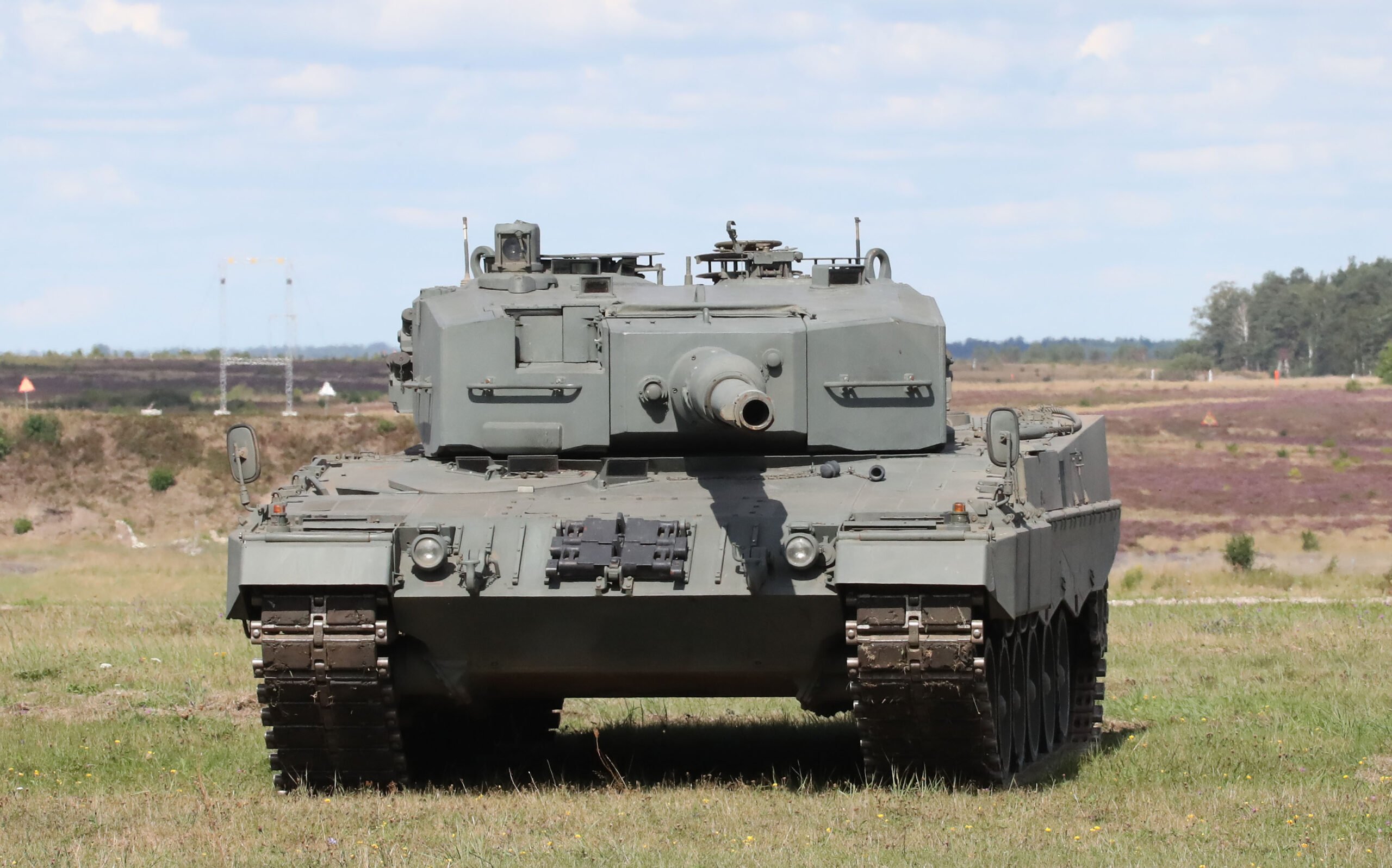 Rheinmetall supplying Czech Republic with Leopard 2 MBTs and Büffel ARV