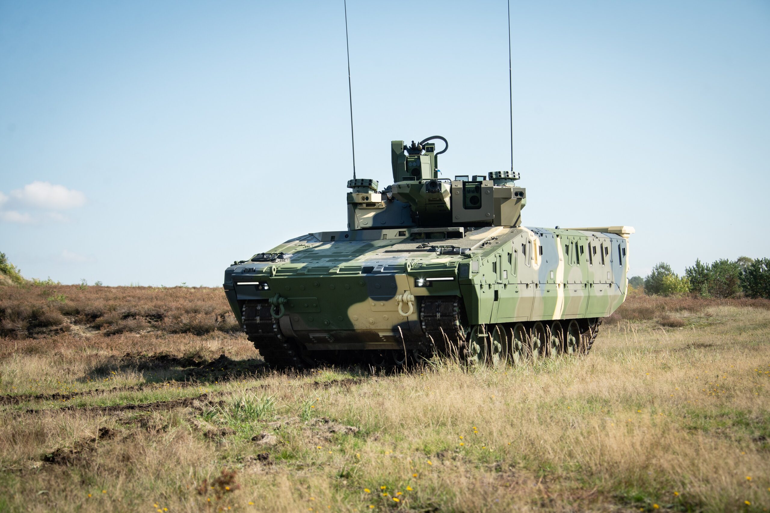 Rheinmetall hands over first Lynx infantry fighting vehicle to NATO member Hungary