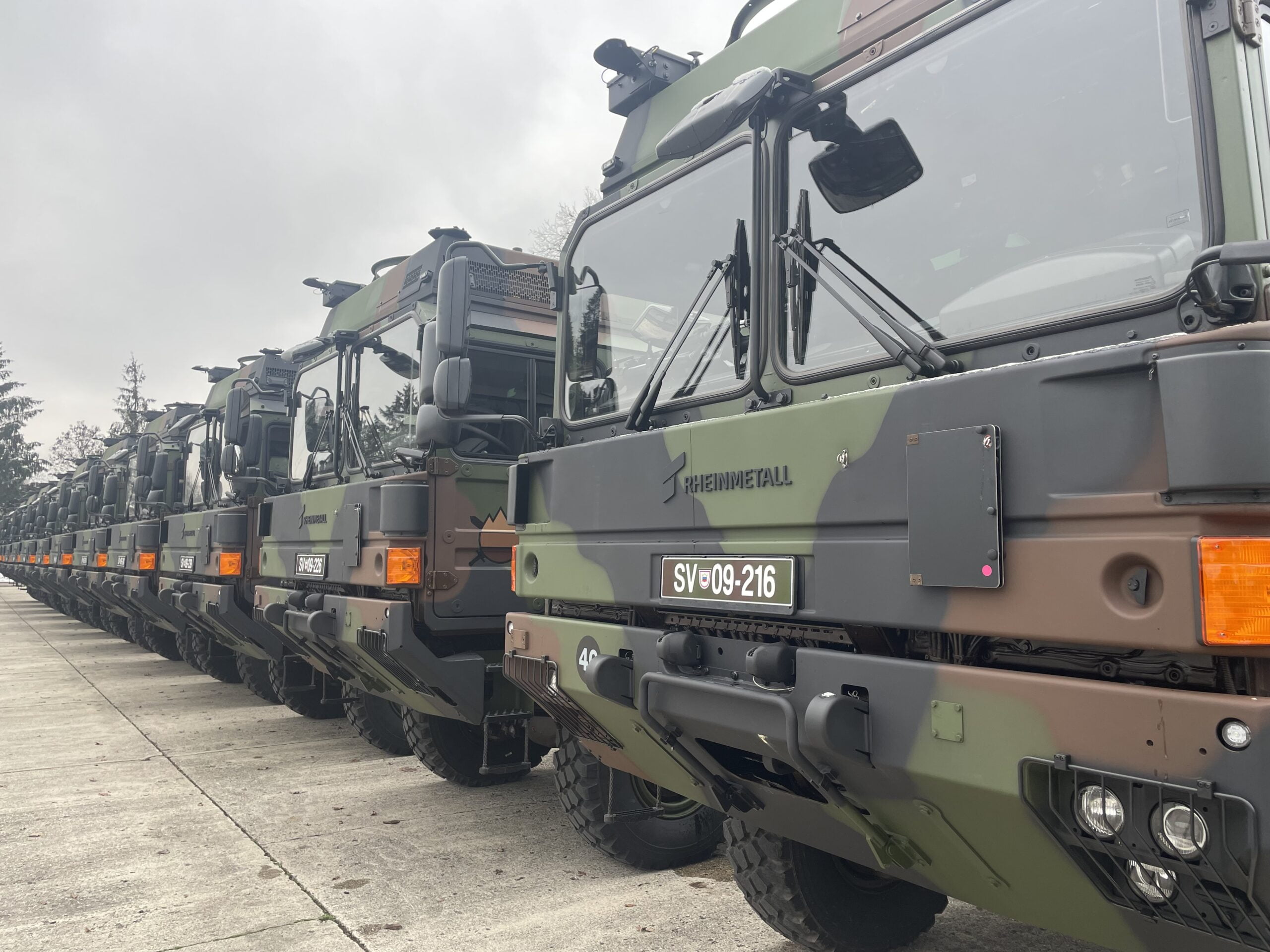 Rheinmetall supplies Slovenia with state-of-the-art swap body trucks