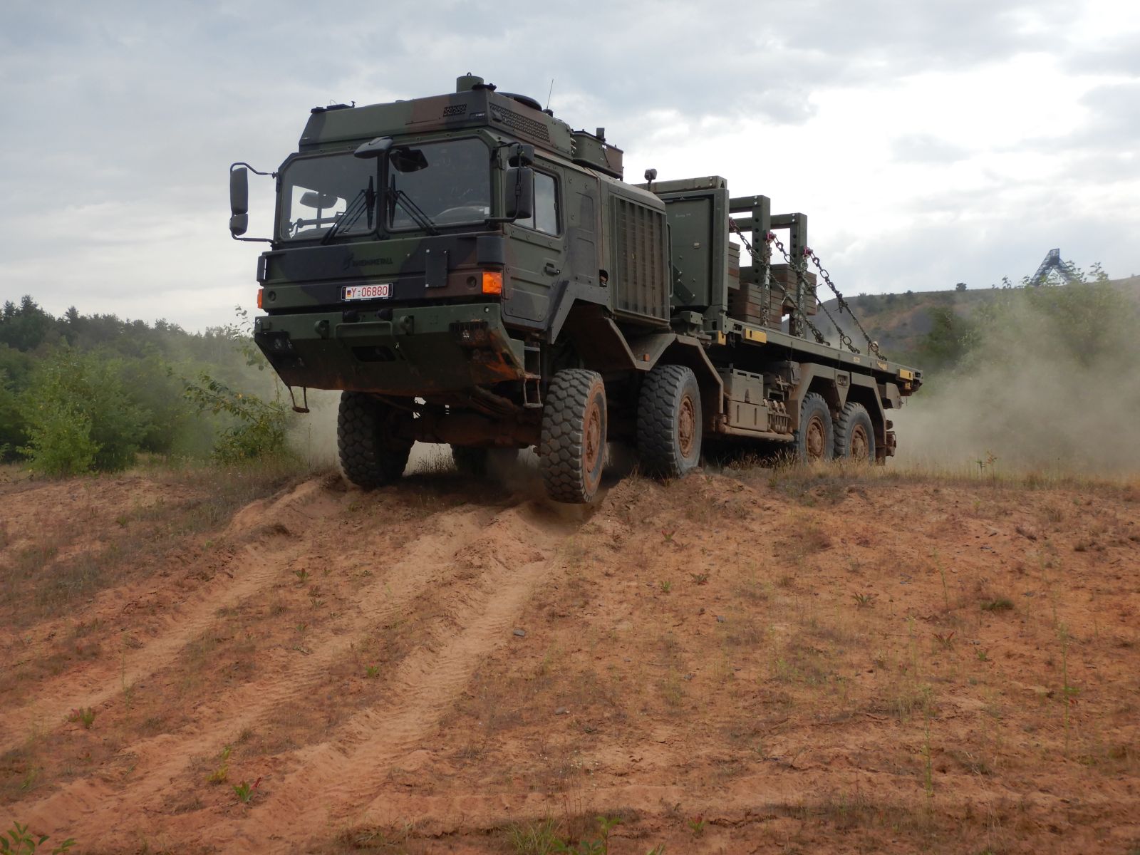 Rheinmetall supplying Ukraine with new logistics trucks