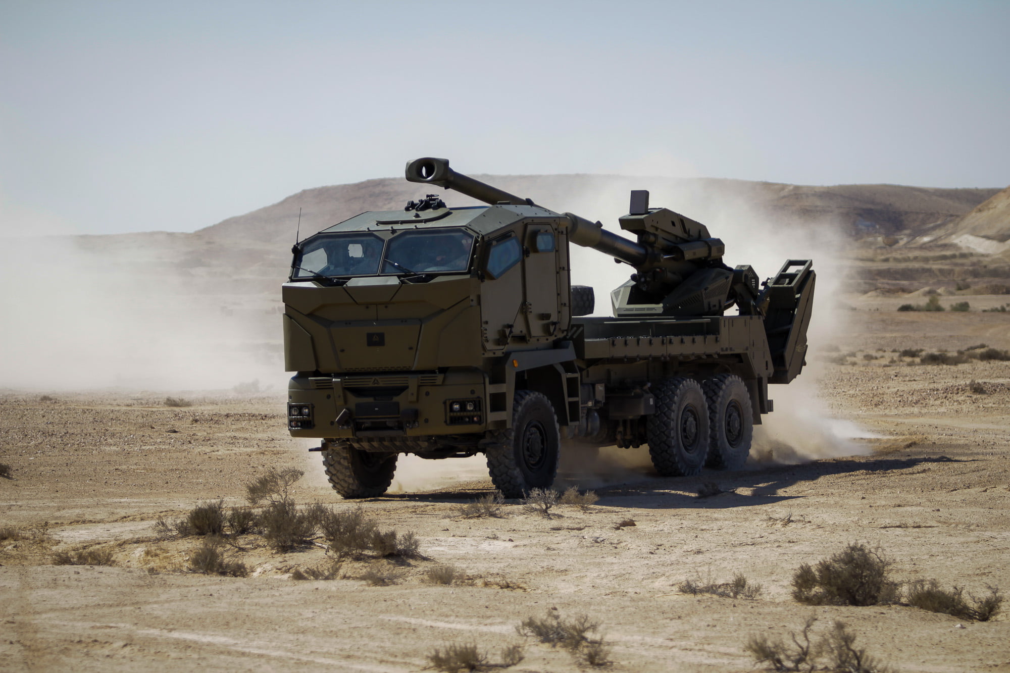 Elbit Systems wins multiple contracts for artillery and EW aircraft