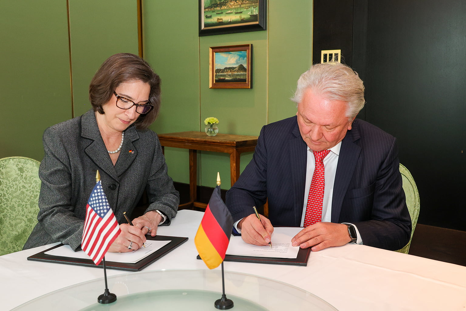 Rheinmetall Defence, Lockheed Martin cooperate on rocket artillery system