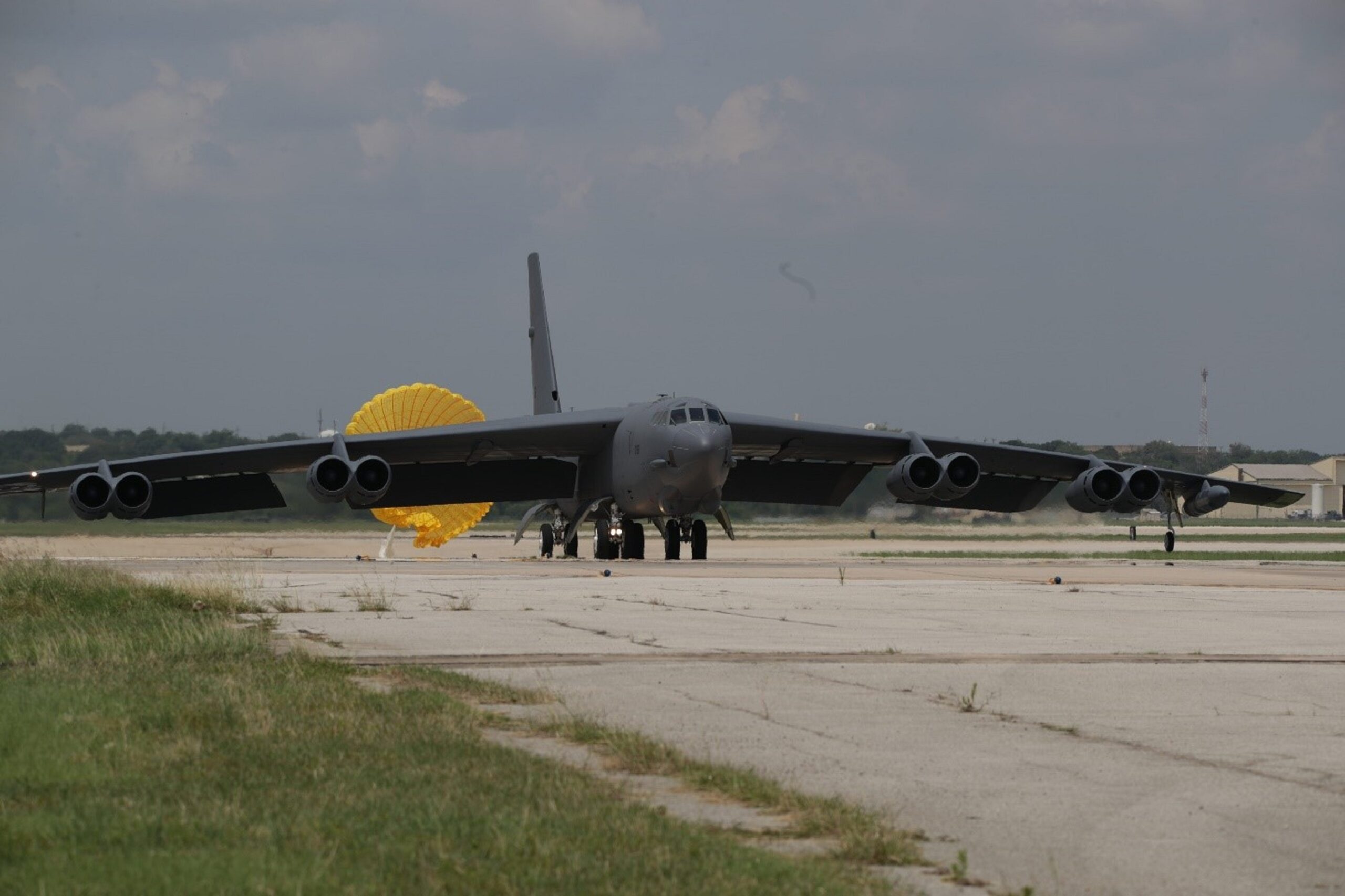Boeing begins first US Air Force B-52 radar upgrades