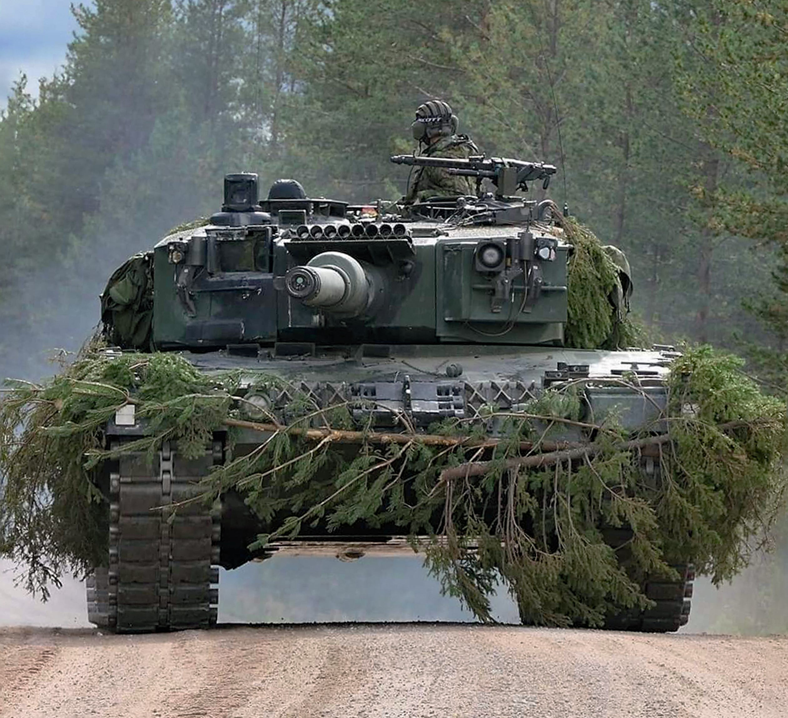 Rheinmetall supplying Ukraine with 14 Leopard 2A4 tanks