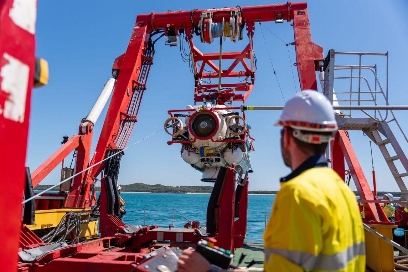JFD Australia demos submarine rescue system