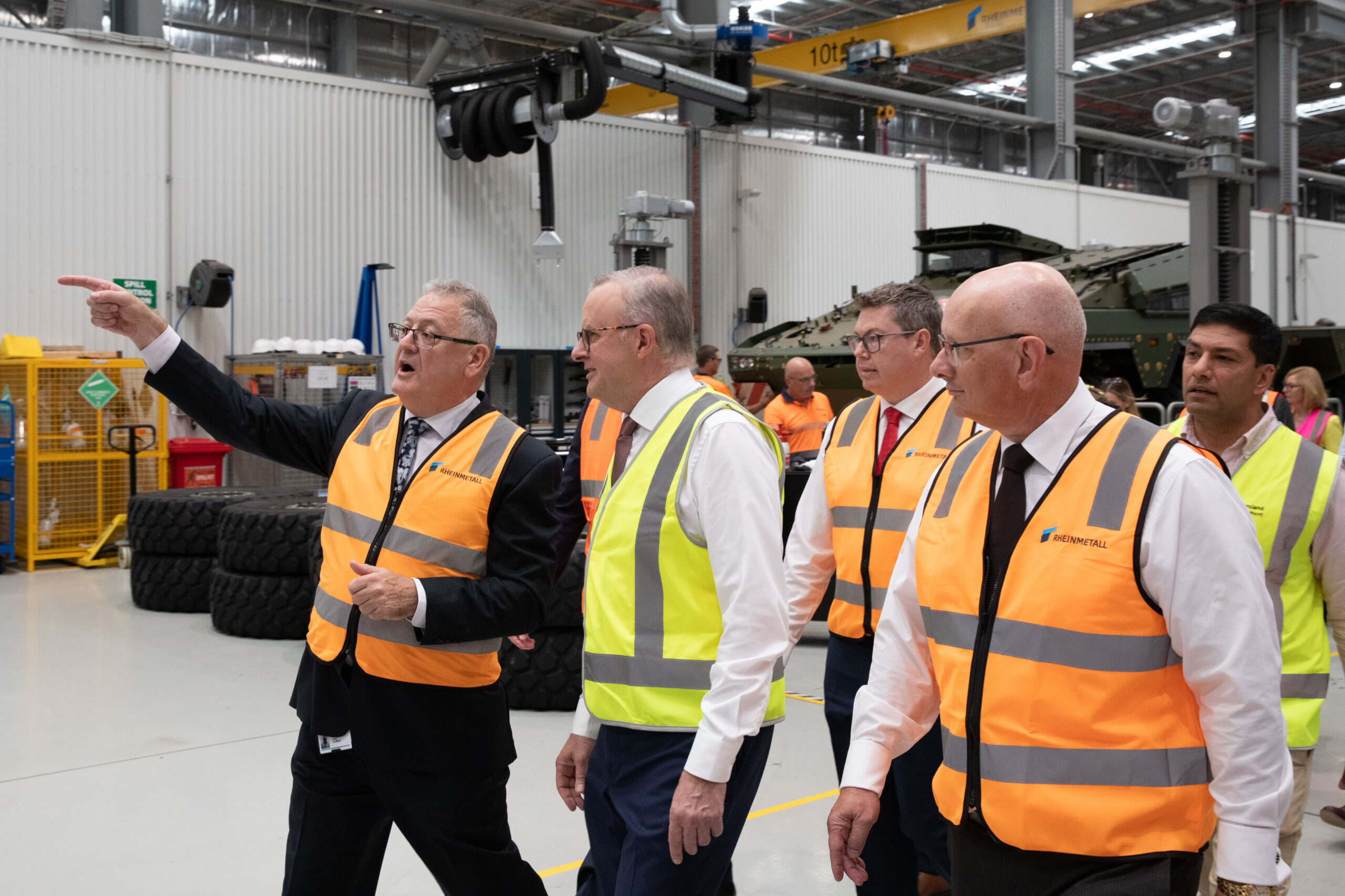 Australian PM inspects Rheinmetall plant
