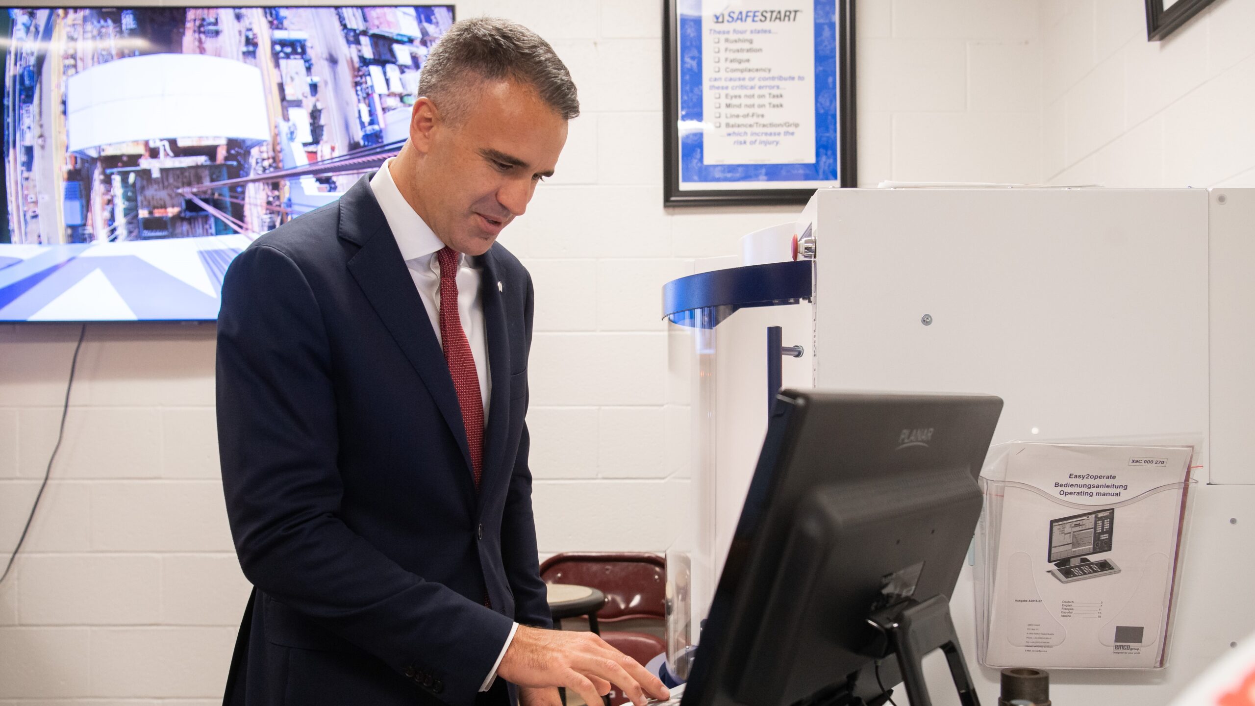 HII hosts South Australia premier at Newport News Shipbuilding