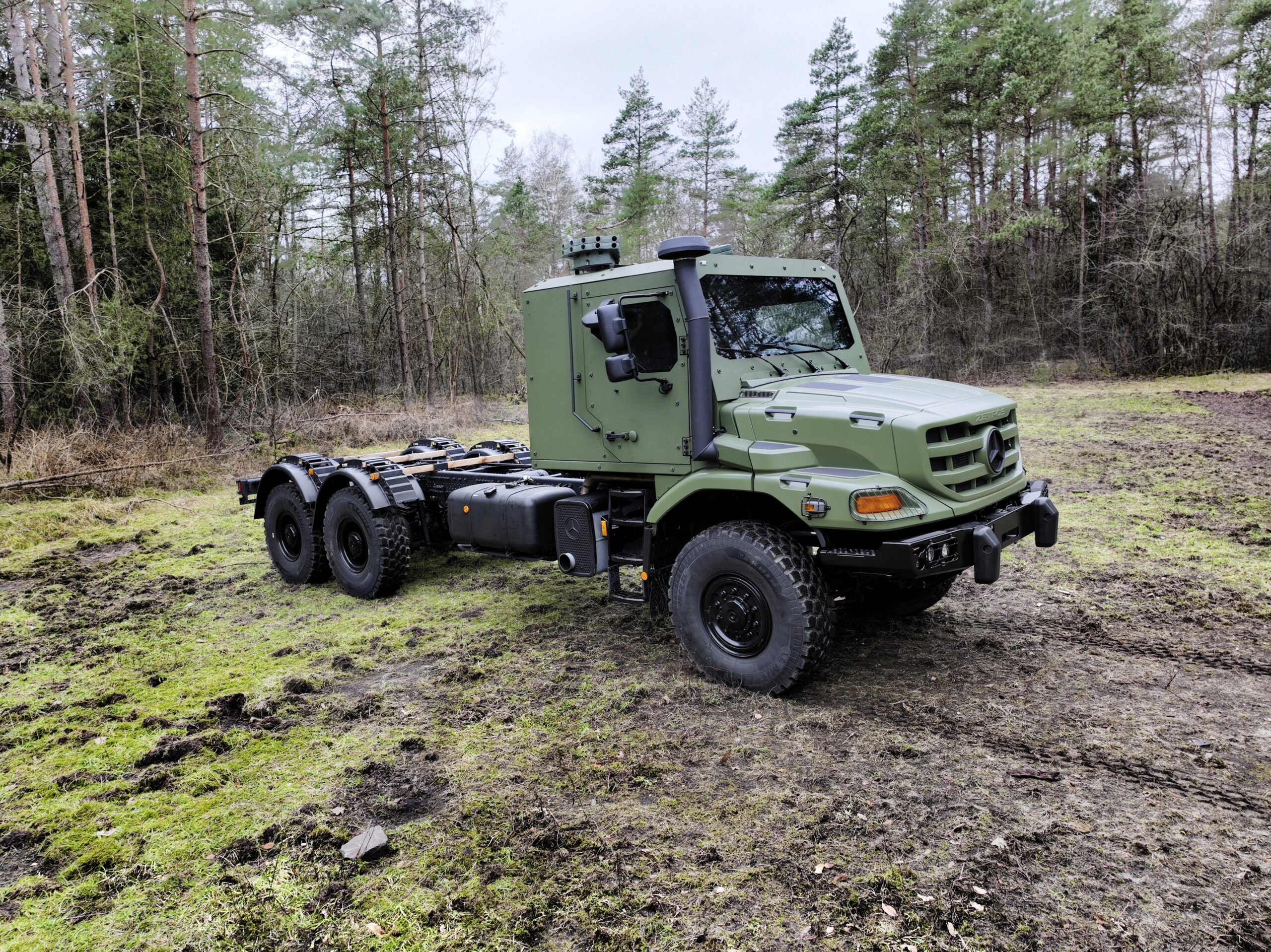 Mercedes-Benz up-amours special trucks