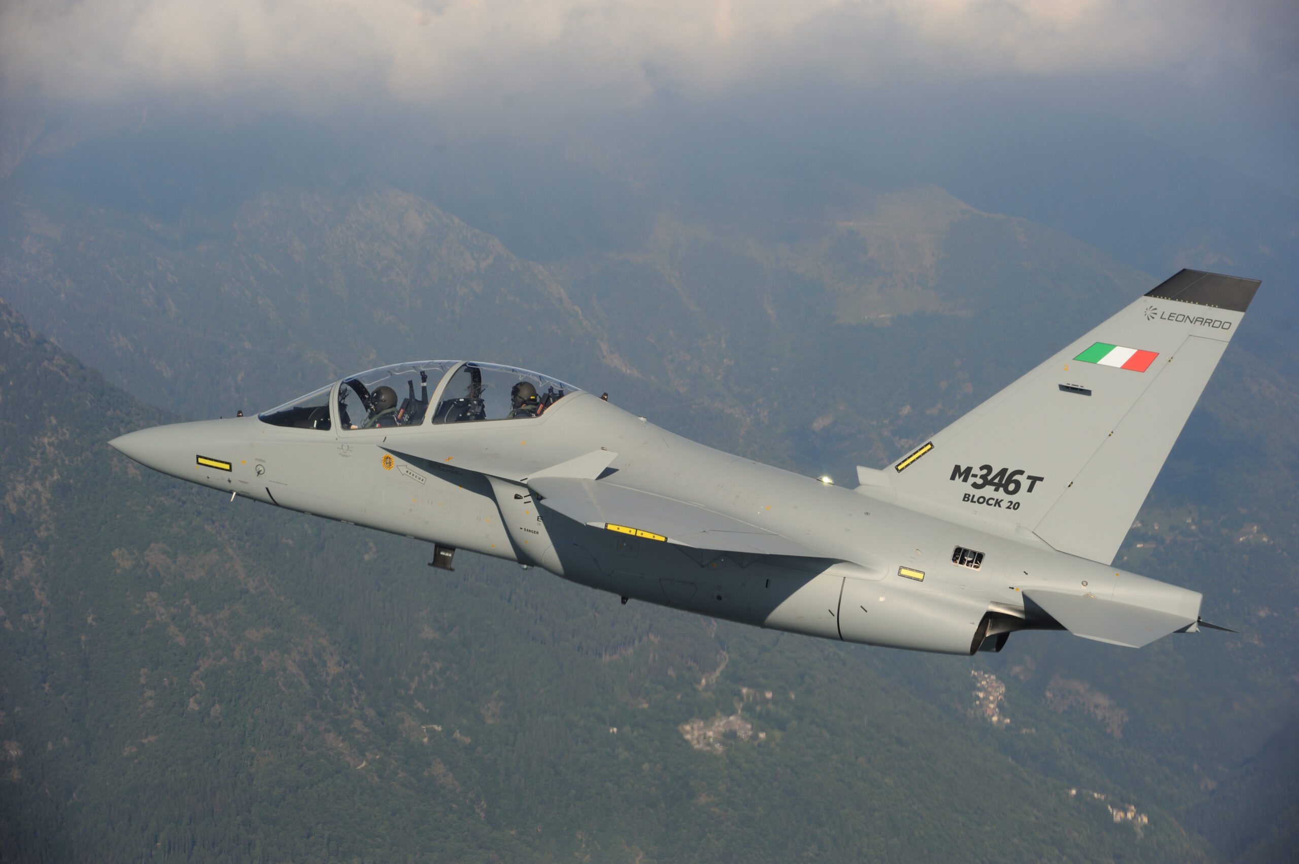 Leonardo launches M-346 enhancement package