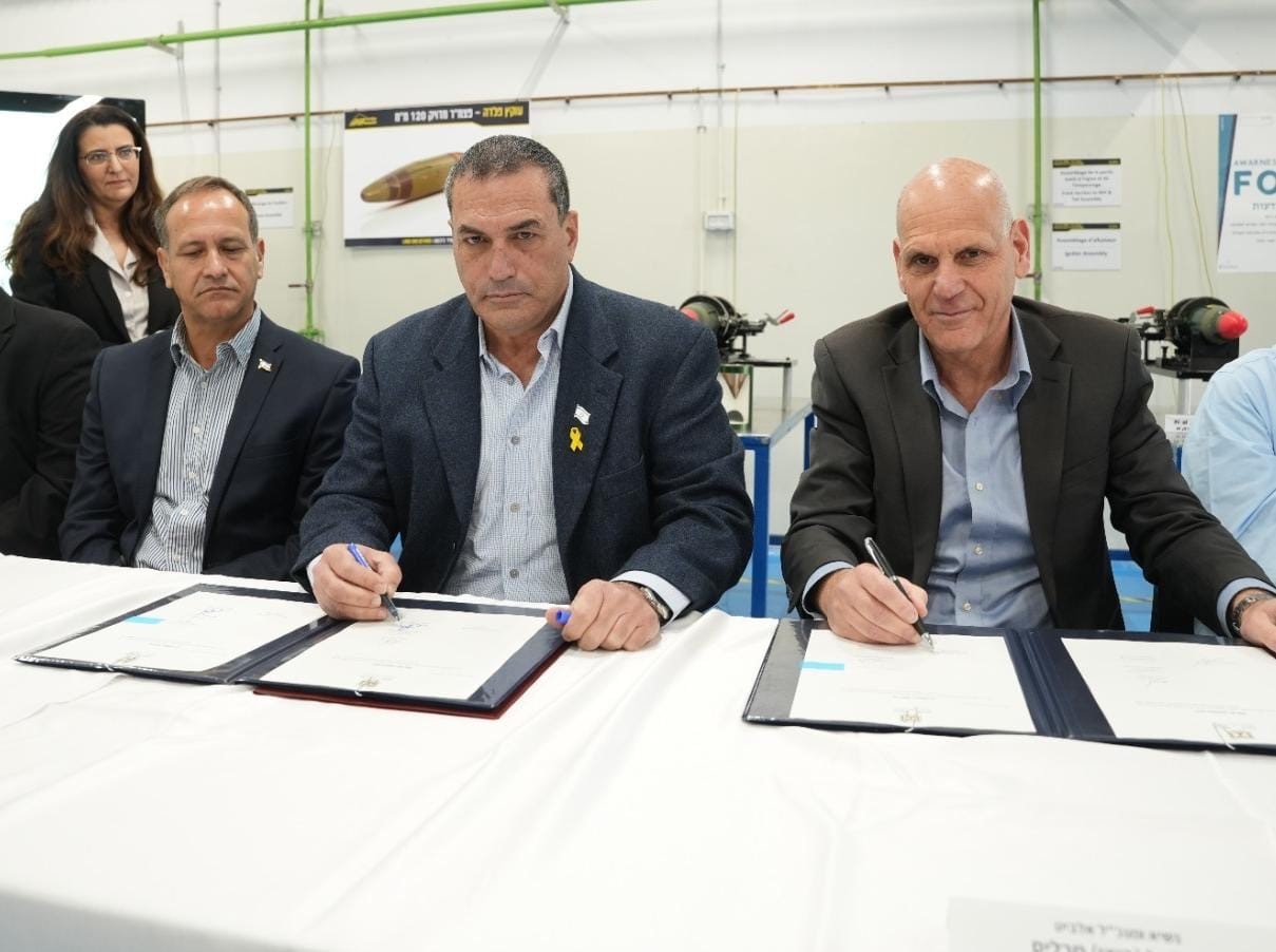 Israel MOD signs 2 major deals with Elbit Systems
