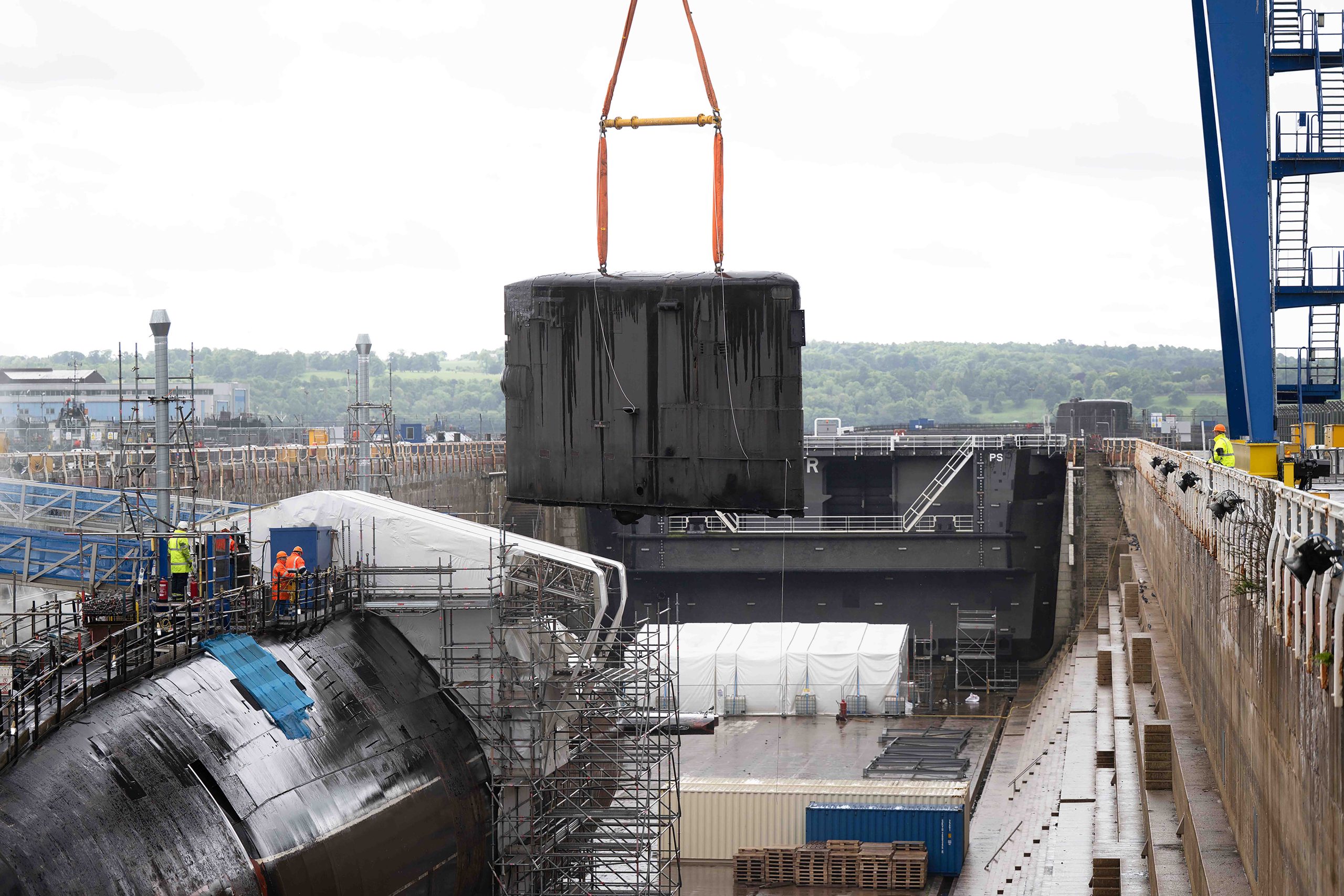 Fin removal marks milestone for Babcock sub dismantling project