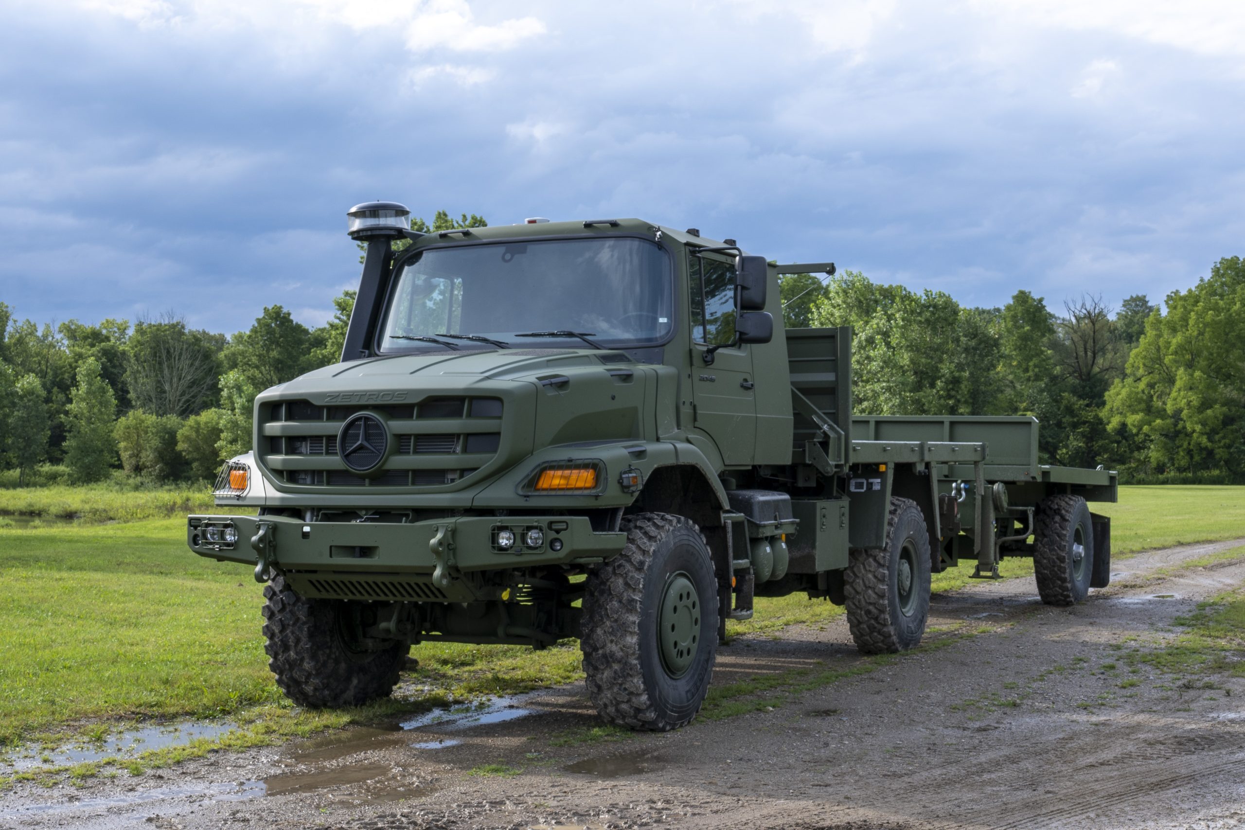 General Dynamics Land Systems, Daimler Truck sign partnership
